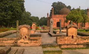 শাহ নিয়ামত উল্লাহর মাজার